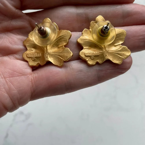 Carolee Gold Tone Metal Stamped Leaf Pierced Earrings Gold Sz OS - Picture 4 of 6